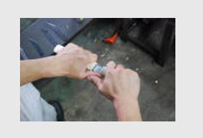 鞘から簡単に抜く方法