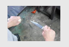 鞘から簡単に抜く方法