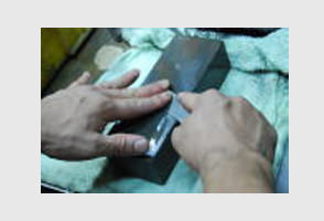 使用後のお手入れ：研ぎ方（荒仕上）